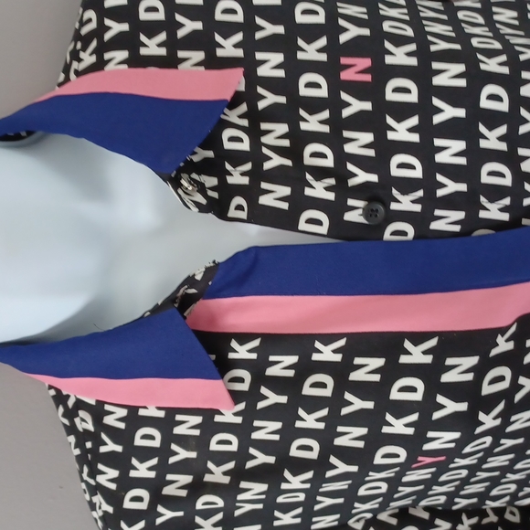 DKNY shirt Size XS button down DKNY silver buttons on cuff - Picture 4 of 6